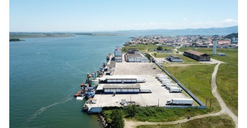 Melhorias no Porto de Laguna são debatidas durante reunião
