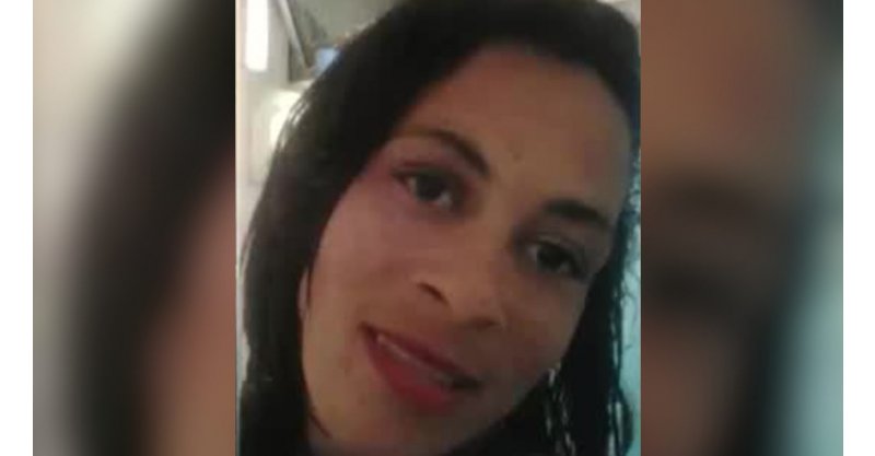 Menino de 9 anos esfaqueia a própria mãe e ela o perdoa antes de morrer