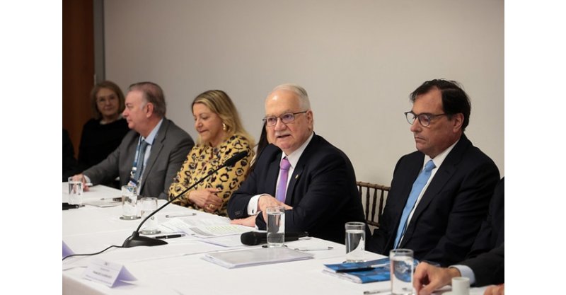 Ministro Edson Fachin realiza reunião de trabalho no TJSC com 24 presidentes de tribunais