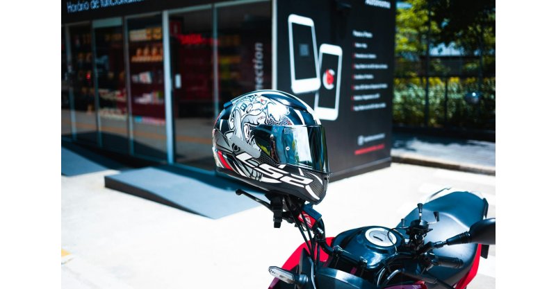 Novo selo com QR Code em capacetes vira obrigatório a partir de 1º de julho; veja regras