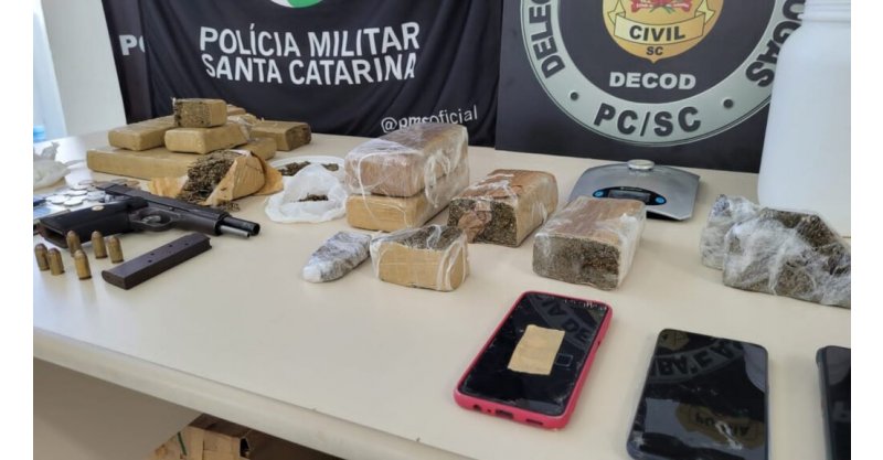 Operações simultâneas no Sul de SC prendem suspeitos e apreendem mais de seis quilos de drogas