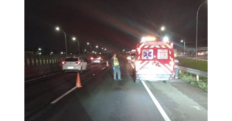 Pescaria Brava / ACIDENTE FATAL / Motociclista morre em colisão com carro na BR-101, na noite desse sábado