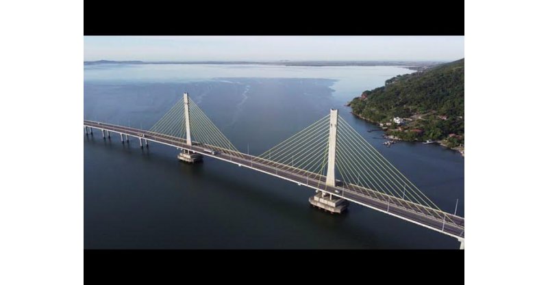 Ponte Anita Garibaldi celebra 10 anos com nova iluminação em Laguna