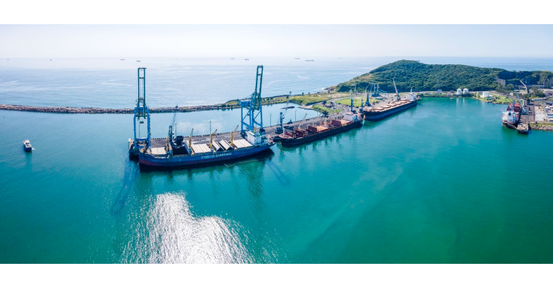 Porto de Imbituba movimenta 5,19 milhões de toneladas até agosto e amplia participação no comércio exterior