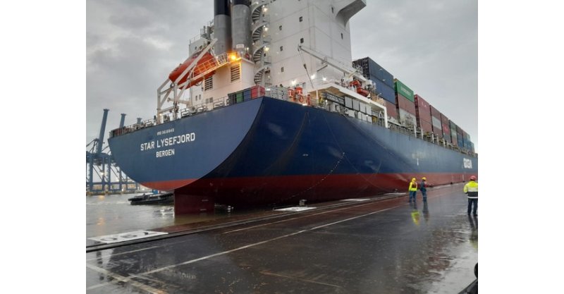 Porto de Itajaí recebe maior navio em toda sua história