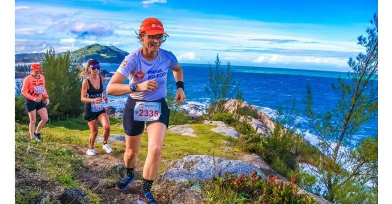 Praia do Rosa vira palco da abertura do maior circuito trail do Brasil em 2026