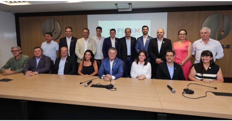 Prefeito de Florianópolis Topazio Netto assume a Presidência da FECAM