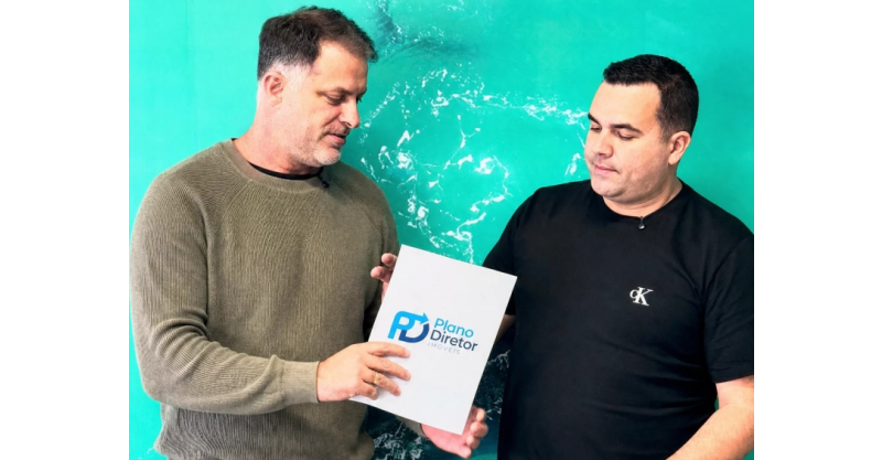 Prefeito Michell Nunes entrega minuta do novo Plano Diretor à Câmara de Vereadores