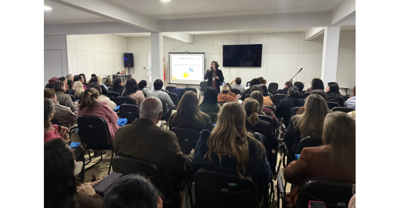 Prefeitura de Imbituba promove aula inaugural do programa Escola de Líderes