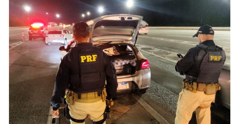 PRF divulga ‘explosão de infrações’ com mais/900 motoristas dirigindo/alta velocidade/mortes em pistas simples/embriagados ao volante em SC