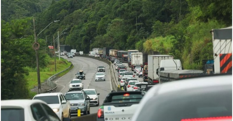 Principais rodovias de SC tem filas quilométricas ao voltar da praia