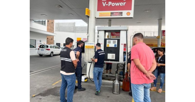 Procon e Imetro realizam operação em postos de combustíveis de Tubarão