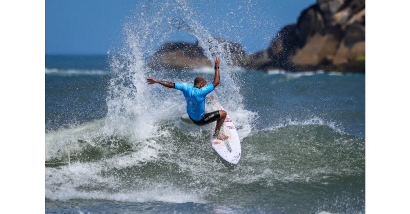 QS6000 da WSL em Imbituba chega à grande final neste domingo, novamente com grande público na Praia da Vila