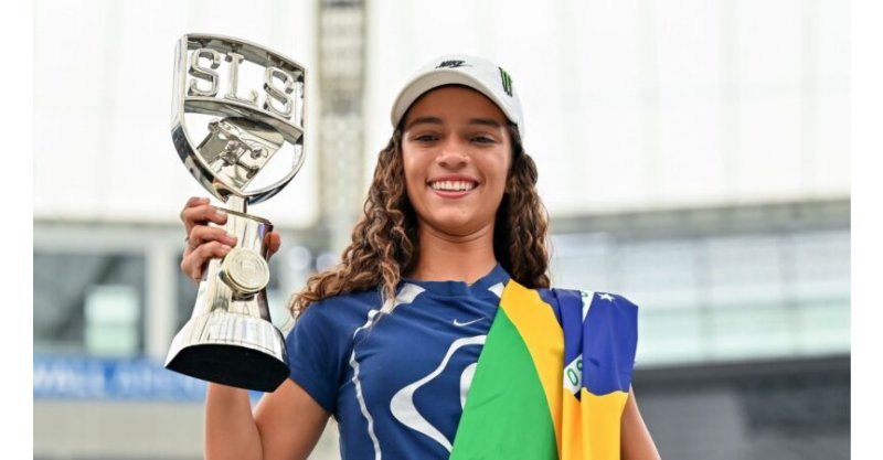 Rayssa Leal levanta o público no Maracanãzinho e é campeã do SLS Rio Takeover
