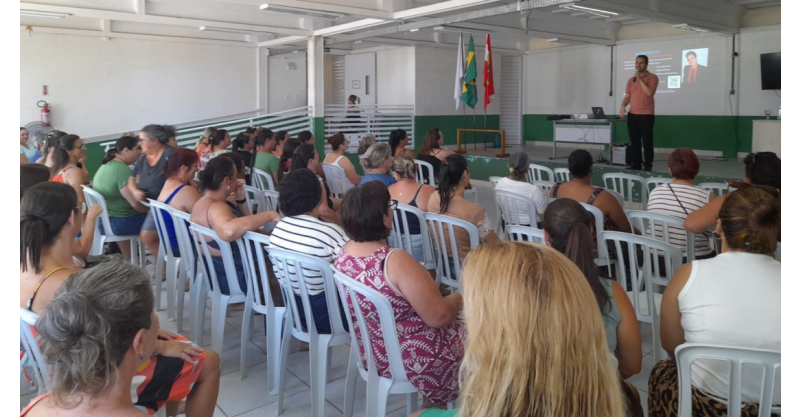 SEDEJ promove formação de serventes e merendeiras da rede municipal