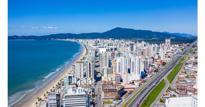 `'Sem banho’: praia badalada de SC sofre piora e fica totalmente imprópria