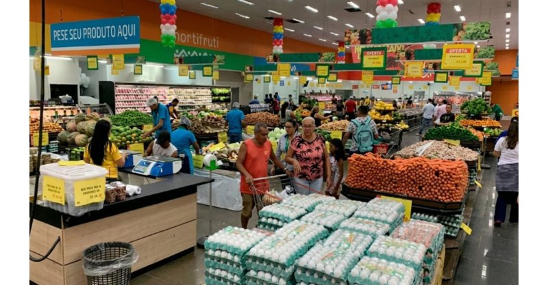 Supermercados passam a funcionar até 11h a partir deste domingo; entenda as novas regras