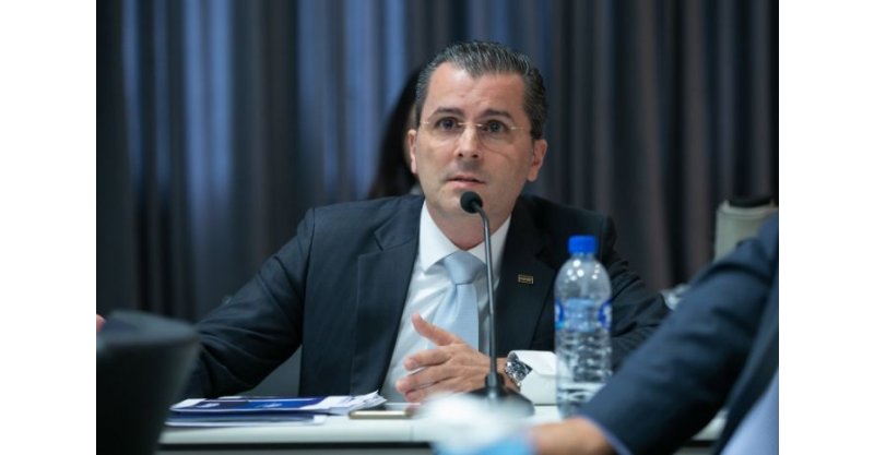 Thiago Fretta assume presidência interina da FIESC e cumpre agenda institucional