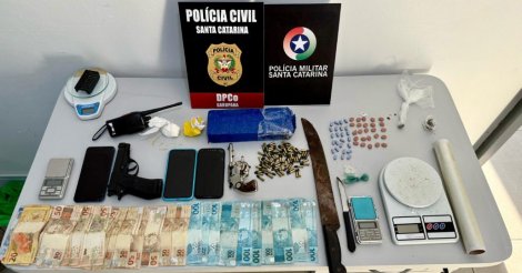  Garopaba / Operação das polícias Civil/Militar prende homem acusado/aliciar adolescentes para/tráfico/drogas na região central/cidade