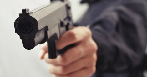 Imbituba / Criminoso armado rende funcionários e rouba R$ 22 mil de distribuidora de bebidas na cidade
