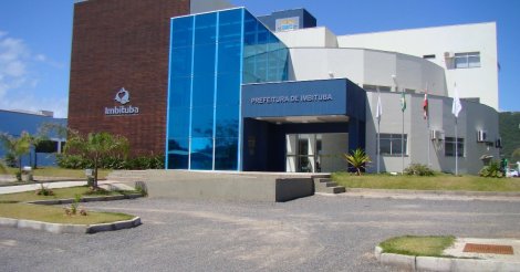  Imbituba/OPERAÇÃO HOLERITE/Justiça concede habeas corpus/servidor público preso suspeito/desviar verbas/horas extras/Prefeitura da cidade