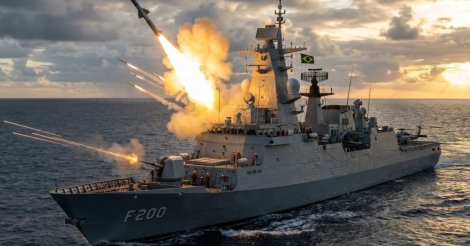  ITAJAI / Sistema de mísseis/canhões de última geração: como é a Fragata Cunha Moreira, novo navio de guerra da Marinha
