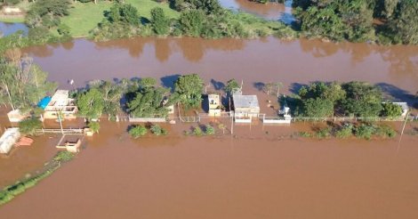  Sombrio / Microexplosão causa destruição na cidade e município decreta situação de emergência