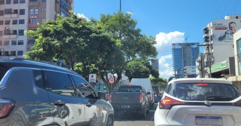 9 a cada 10 multados? Com mais veículos do que gente, cidade é a 3ª que mais multa em SC