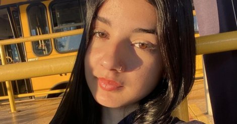 Adolescente morre após ser arremessada de carro em colisão no Sul de SC