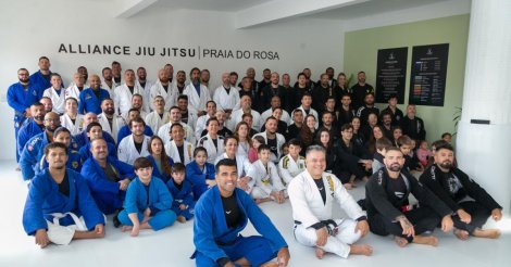 Alliance Praia do Rosa aposta no jiu-jitsu para transformar esporte em saúde, disciplina e desenvolvimento