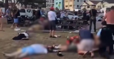 Ataque a tiros deixa mortos na Austrália e causa terror em dia de celebração judaica