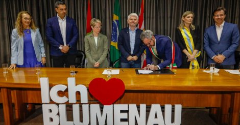 Blumenau é a primeira cidade do Brasil a assinar pacto de amizade inédito com Trento, na Itália
