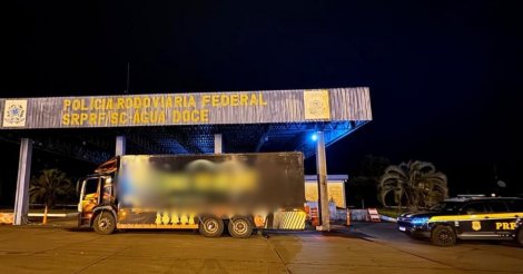Caminhão de ‘banda musical’ escondia 8 toneladas de mercadoria valiosa em SC