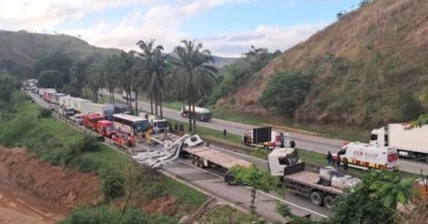 Caminhoneiro de Laguna morre em acidente grave na Serra das Araras (RJ)