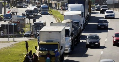 Caminhoneiros planejam parar o Brasil nesta semana; veja o que pode causar a greve