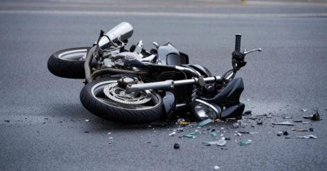 Casal sofre acidente de moto na estrada geral da Ribanceira, em Imbituba