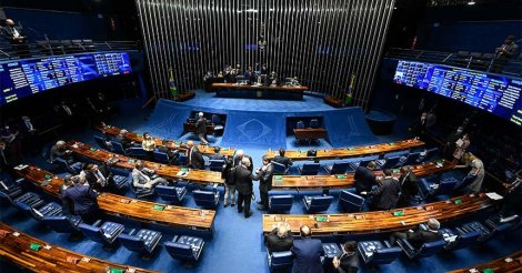Censura:”Congresso não tem o direito de se abster e o STF não tem o direito de terceirizar”