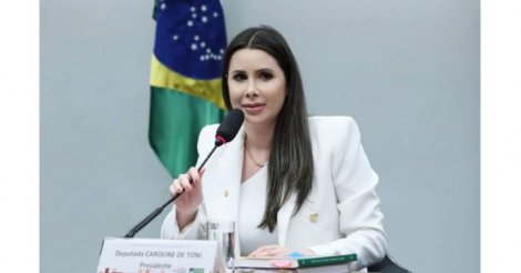 Câmara federal / Opositora ao Lula, Carol De Toni assume liderança da minoria na Câmara dos Deputados