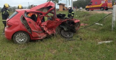 Colisão entre carros deixa um morto e dois feridos no Sul de SC
