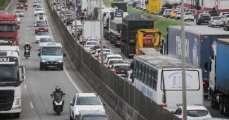 Com 400 mil veículos, fluxo na BR-101 em SC após Natal será 82% maior que o normal, estima PRF