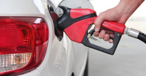 Combustível: governo prevê queda de preço se petróleo mantiver cotação