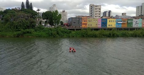 Corpo de homem que se afogou no Rio Tubarão é encontrado pelos bombeiros