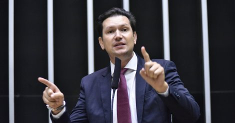Deputado Gilson Marques protocola projeto para sustar “imposto do PIX”