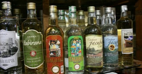 Dia da cachaça: bebida tradicional de SC vira patrimônio líquido e ganha data oficial