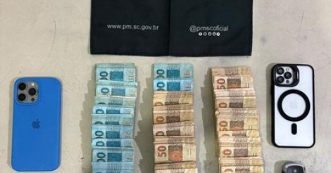 Dupla é presa em Araranguá após arrombamento de caixa eletrônico no RS; PM recuperou mais de R$ 22 mil
