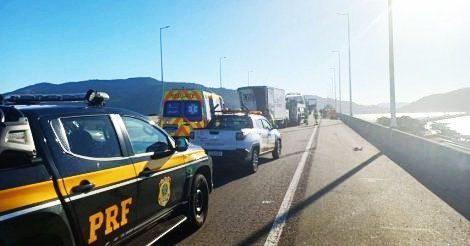 Engavetamento com oito veículos é registrado na Ponte Anita Garibaldi