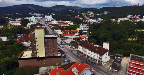 Ex-gerente de cooperativa de crédito dá golpe milionário em clientes em pequena cidade de SC