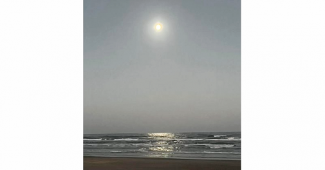 Fim de tarde revela a verdadeira essência da Praia da Vila, em Imbituba