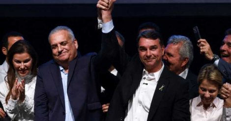 Flávio Bolsonaro anuncia deputado Alfredo Gaspar como vice na chapa dele à Presidência