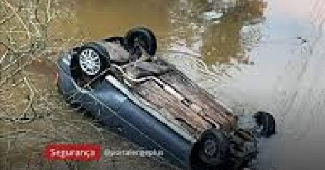 Forquilhinha: motorista morre após carro cair em rio